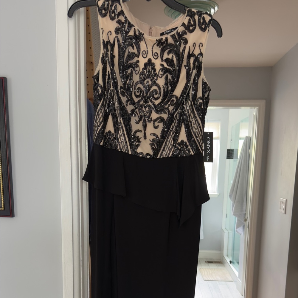 Elegant Black and Cream Evening Gown